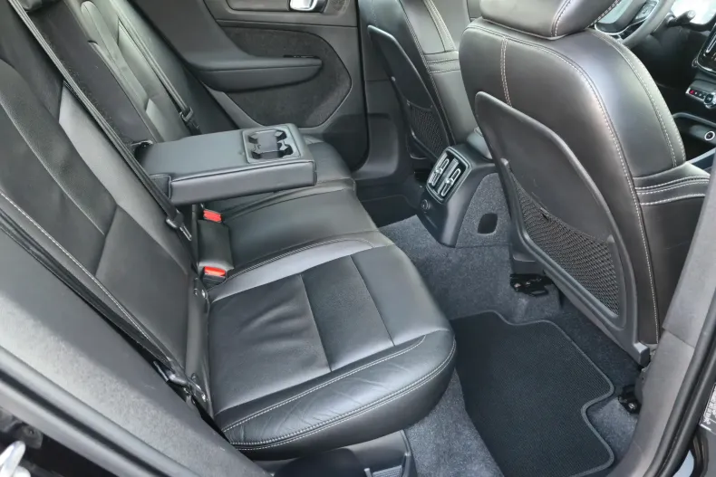 Volvo XC40 din 2021 cu 147.100 km - oferta VOL235524 - foto 18