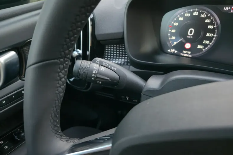 Volvo XC40 din 2021 cu 147.100 km - oferta VOL235524 - foto 21