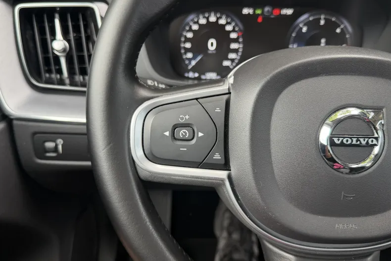 Volvo XC60 din 2021 cu 143.000 km - oferta VOL235534 - foto 22