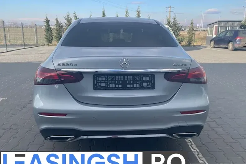 Mercedes-Benz E 220 (Clasa E) din 2021 cu 92.141 km - oferta MER235539 - foto 13