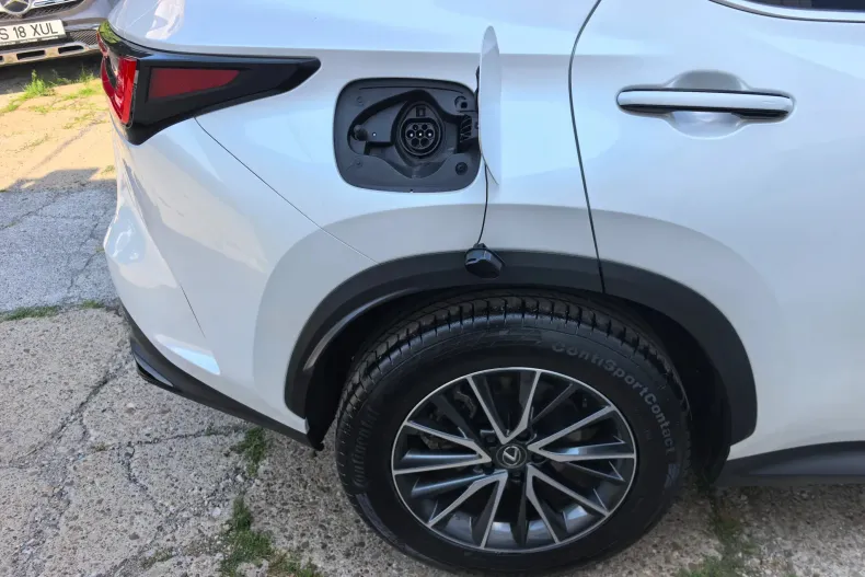 Lexus Seria NX din 2023 cu 65.574 km - oferta LEX235540 - foto 8