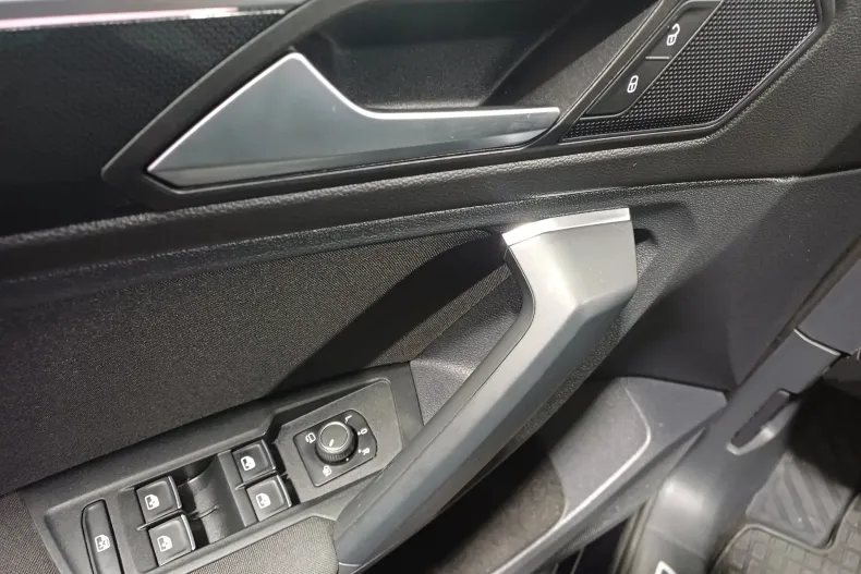 Volkswagen Tiguan din 2023 cu 103.766 km - oferta VOL235556 - foto 9