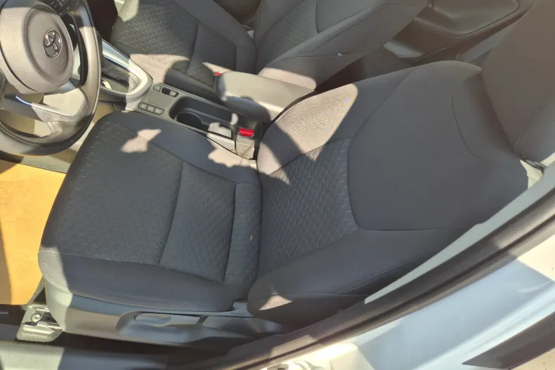 Toyota Yaris Cross din 2025 cu 1.531 km - oferta TOY235561 - foto 17