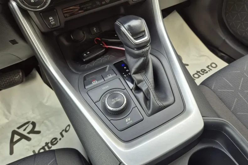 Toyota RAV4 din 2020 cu 124.914 km - oferta TOY235579 - foto 19