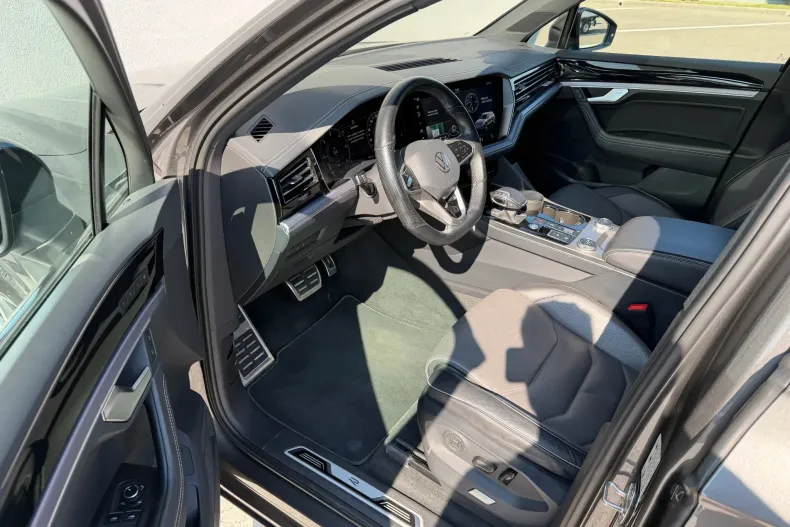Volkswagen Touareg din 2023 cu 118.900 km - oferta VOL235582 - foto 10