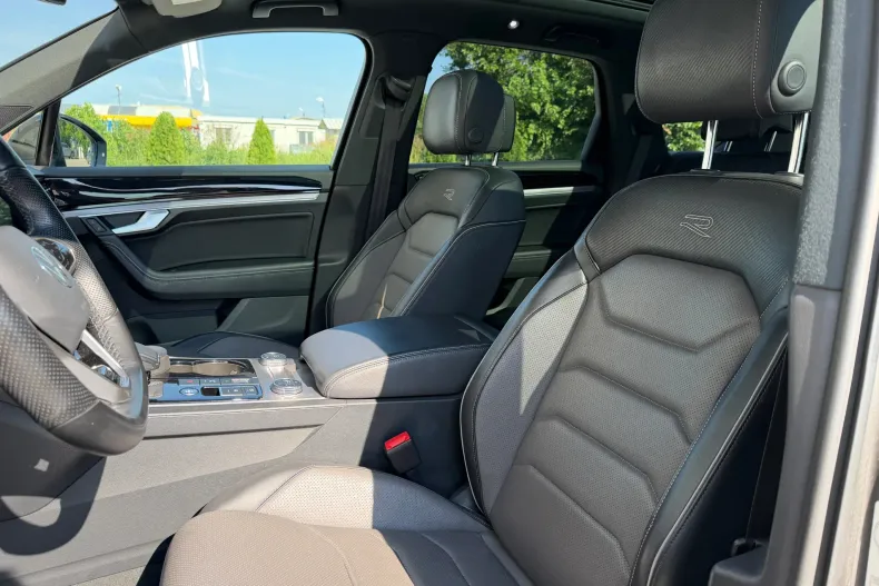 Volkswagen Touareg din 2023 cu 118.900 km - oferta VOL235582 - foto 13