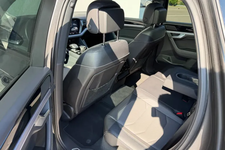 Volkswagen Touareg din 2023 cu 118.900 km - oferta VOL235582 - foto 28