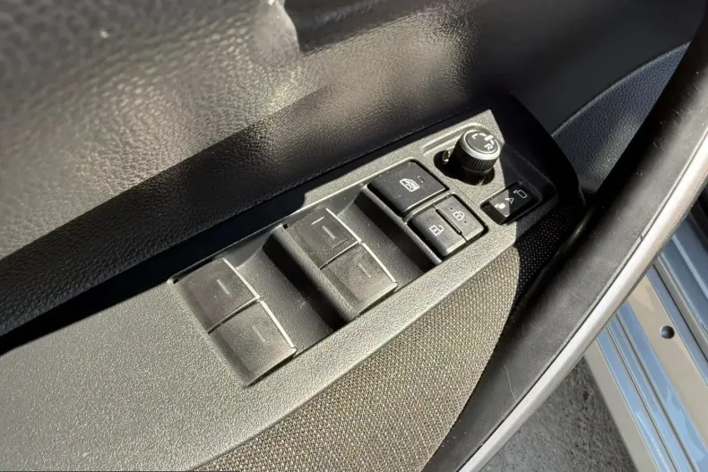 Toyota Corolla din 2023 cu 119.808 km - oferta TOY235586 - foto 25