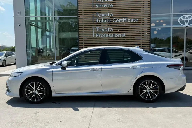 Toyota Camry din 2023 cu 53.477 km - oferta TOY235587 - foto 5
