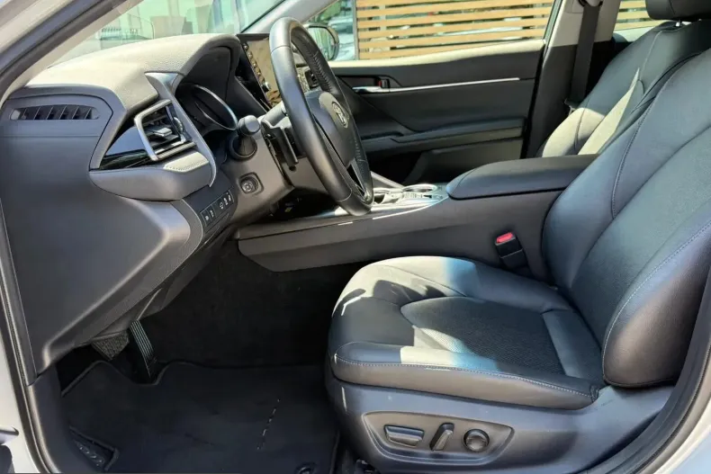 Toyota Camry din 2023 cu 53.477 km - oferta TOY235587 - foto 15