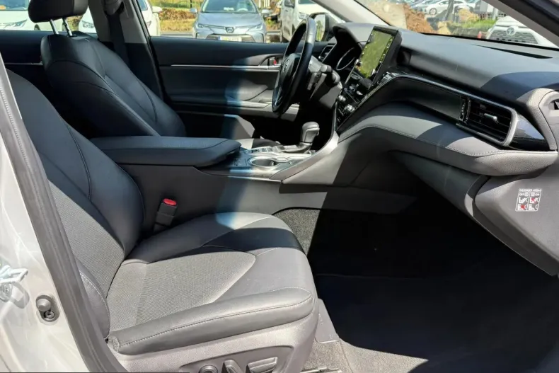 Toyota Camry din 2023 cu 53.477 km - oferta TOY235587 - foto 17