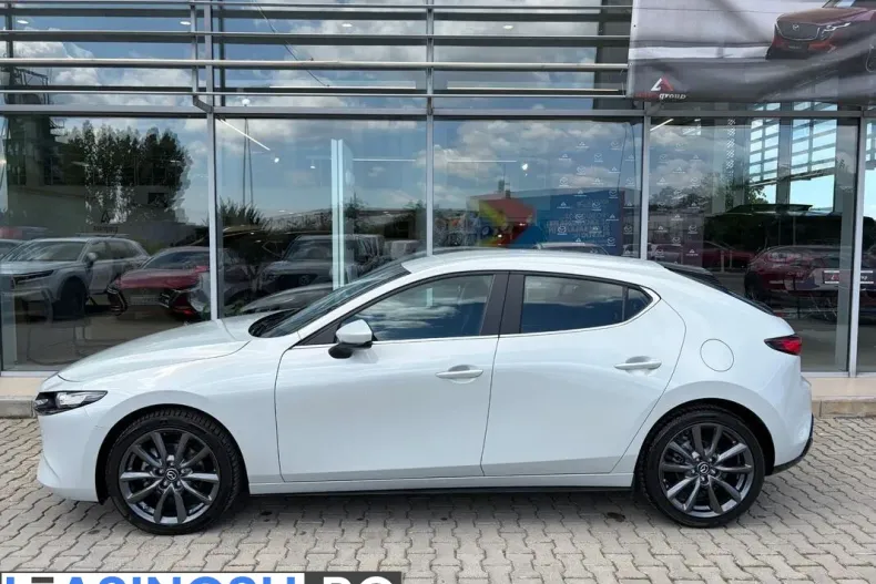 Mazda 3 din 2025 cu 700 km - oferta MAZ235590 - foto 3
