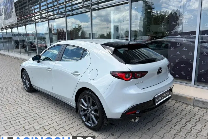 Mazda 3 din 2025 cu 700 km - oferta MAZ235590 - foto 4
