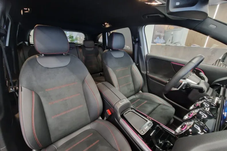 Mercedes-Benz GLA 200 (Clasa GLA) din 2025 cu 9.100 km - oferta MER235601 - foto 7