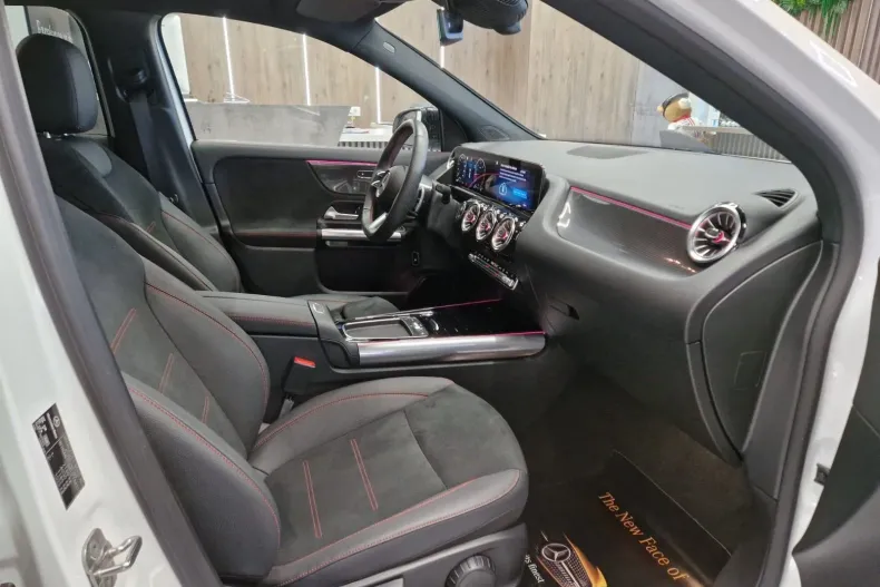 Mercedes-Benz GLA 200 (Clasa GLA) din 2025 cu 9.100 km - oferta MER235601 - foto 15