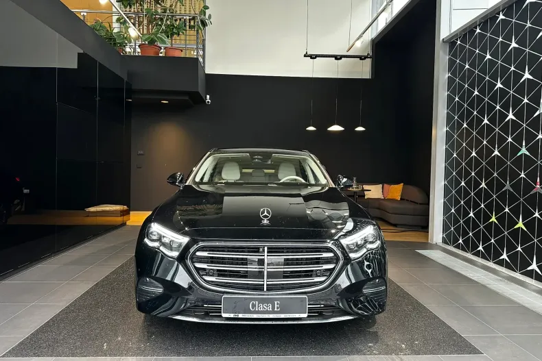 Mercedes-Benz E 200 (Clasa E) din 2025 cu 13.800 km - oferta MER235609 - foto 1