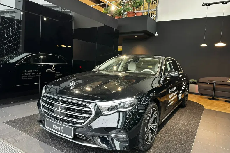 Mercedes-Benz E 200 (Clasa E) din 2025 cu 13.800 km - oferta MER235609 - foto 3