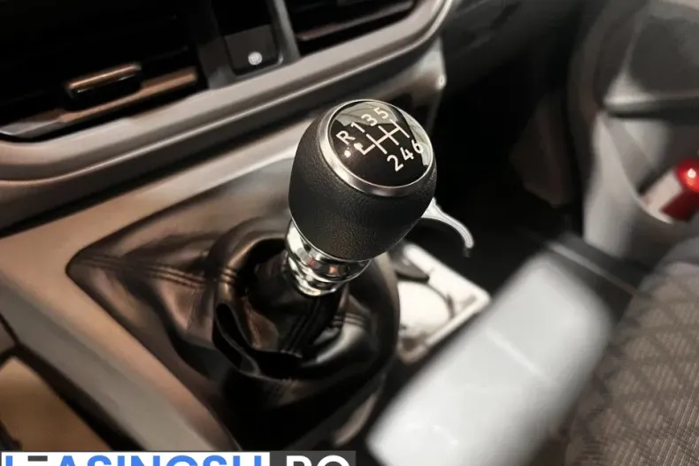 Volkswagen Transporter din 2025 cu 19 km - oferta VOL235622 - foto 10