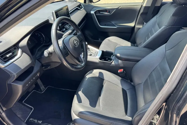 Toyota RAV4 din 2022 cu 71.511 km - oferta TOY235632 - foto 4