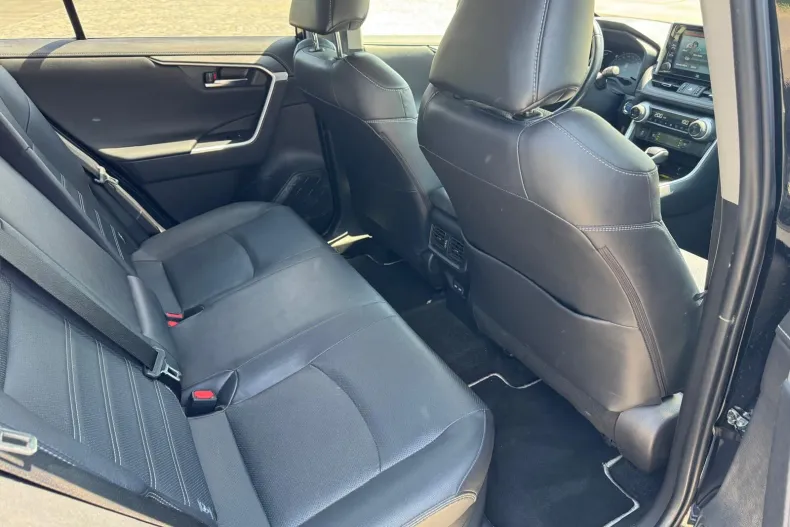Toyota RAV4 din 2022 cu 71.511 km - oferta TOY235632 - foto 12