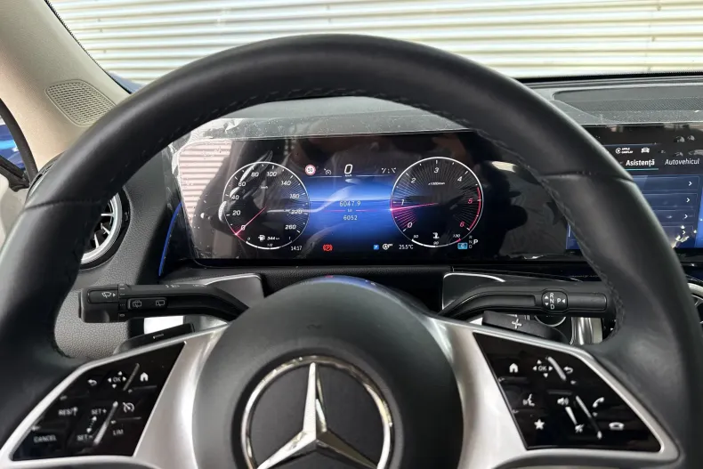 Mercedes-Benz GLB 200 (Clasa GLB) din 2024 cu 6.047 km - oferta MER235634 - foto 19