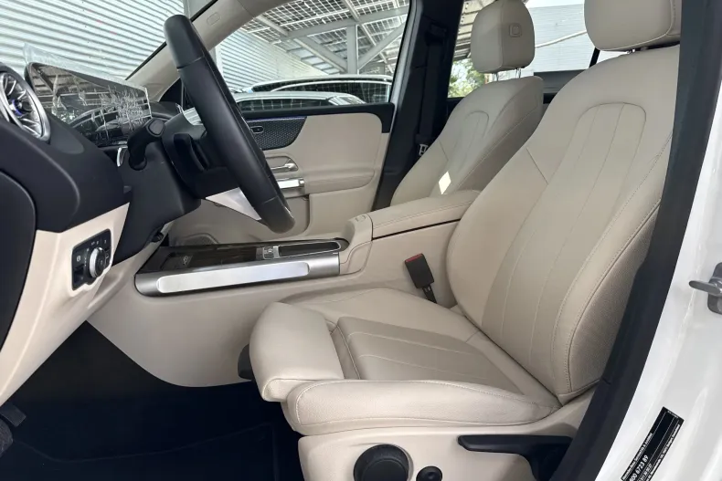 Mercedes-Benz GLB 200 (Clasa GLB) din 2024 cu 6.047 km - oferta MER235634 - foto 23