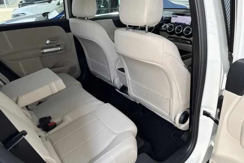 Mercedes-Benz GLB 200 (Clasa GLB) din 2024 cu 6.047 km - oferta MER235634 - foto 27