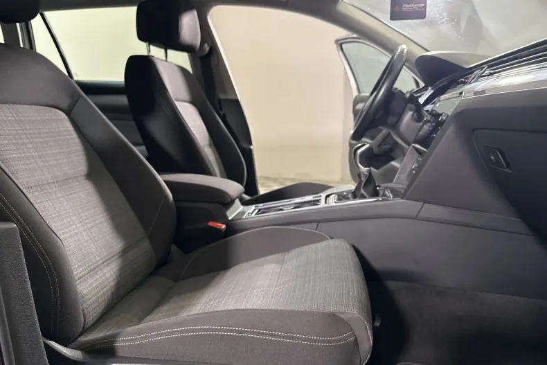Volkswagen Passat din 2020 cu 93.122 km - oferta VOL235645 - foto 11