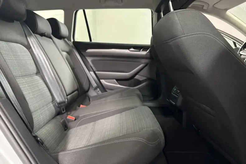 Volkswagen Passat din 2020 cu 93.122 km - oferta VOL235645 - foto 12
