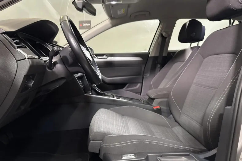 Volkswagen Passat din 2020 cu 93.122 km - oferta VOL235645 - foto 22