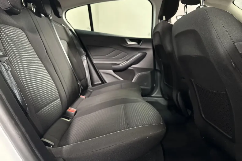Ford Focus din 2022 cu 74.114 km - oferta FOR235652 - foto 12