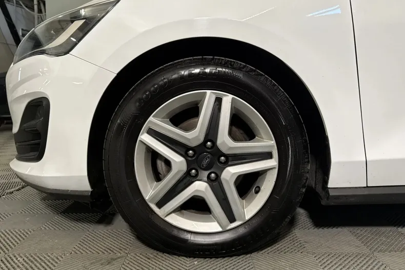 Ford Focus din 2022 cu 74.114 km - oferta FOR235652 - foto 13