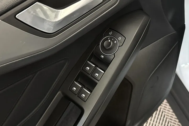 Ford Focus din 2022 cu 74.114 km - oferta FOR235652 - foto 14