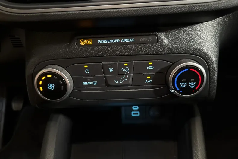Ford Focus din 2022 cu 74.114 km - oferta FOR235652 - foto 18
