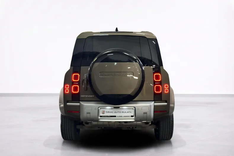 Land Rover Defender din 2023 cu 55.673 km - oferta LAN235661 - foto 4