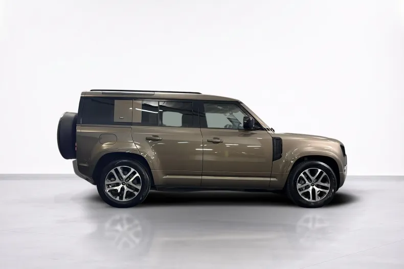 Land Rover Defender din 2023 cu 55.673 km - oferta LAN235661 - foto 6
