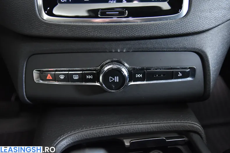 Volvo XC90 din 2022 cu 81.592 km - oferta VOL235671 - foto 17