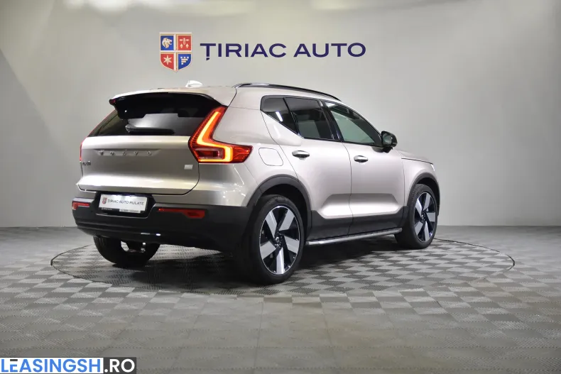Volvo XC40 din 2023 cu 30.586 km - oferta VOL235687 - foto 5