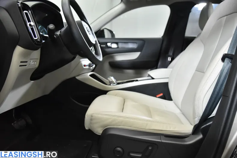 Volvo XC40 din 2023 cu 30.586 km - oferta VOL235687 - foto 21