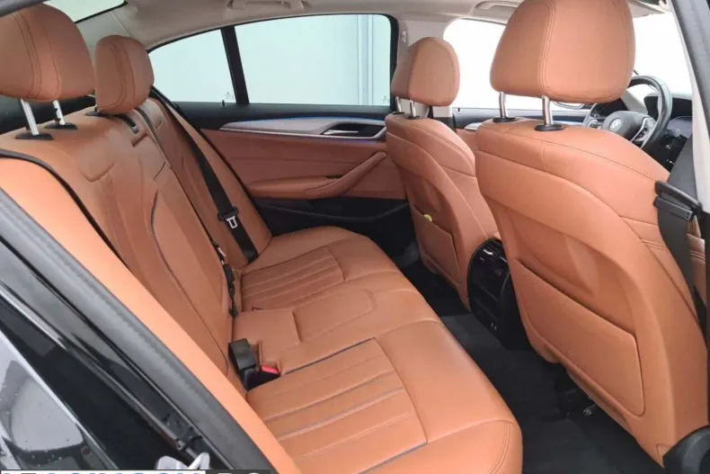 BMW 530e (Seria 5) din 2022 cu 170.711 km - oferta BMW235698 - foto 8