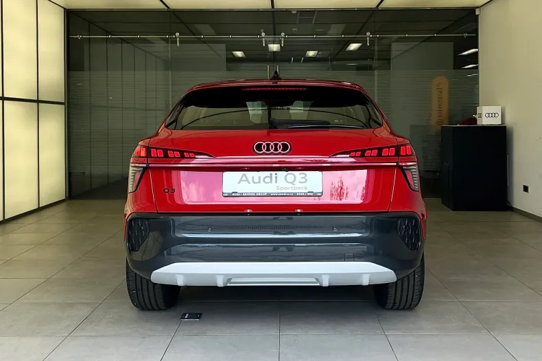 Audi Q3 din 2026 cu 1 km - oferta AUD235707 - foto 5