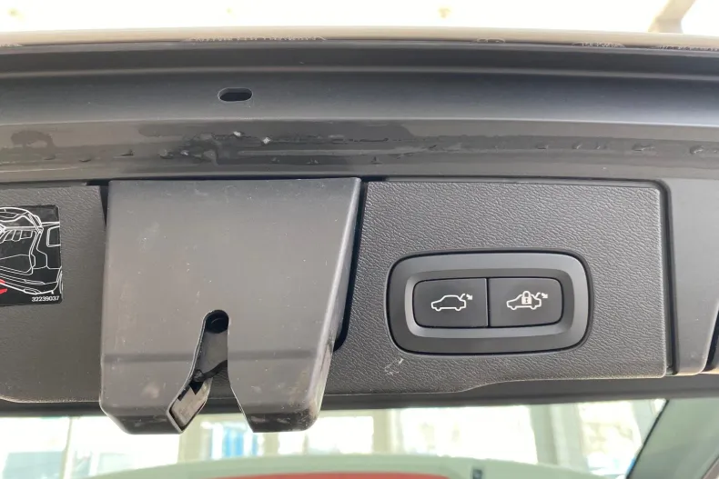 Volvo XC60 din 2021 cu 77.821 km - oferta VOL235712 - foto 10