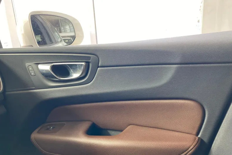 Volvo XC60 din 2021 cu 77.821 km - oferta VOL235712 - foto 15