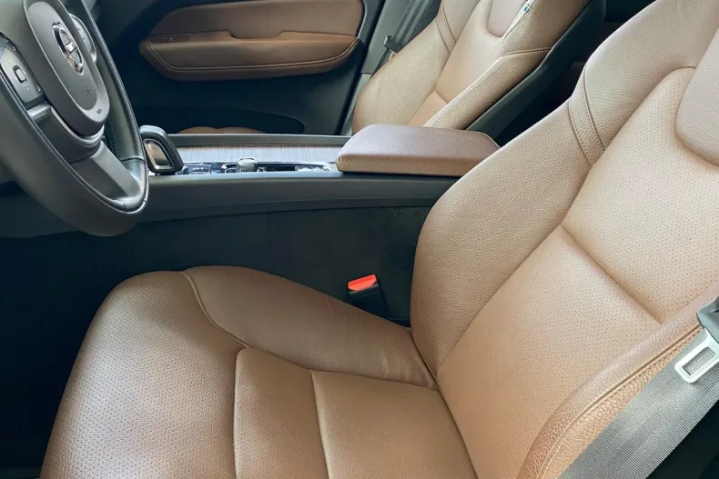 Volvo XC60 din 2021 cu 77.821 km - oferta VOL235712 - foto 17