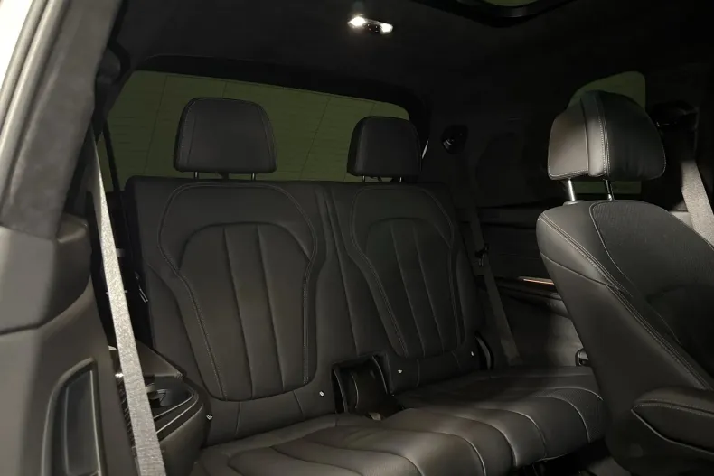 BMW X7 (Seria X) din 2021 cu 63.580 km - oferta BMW235716 - foto 13