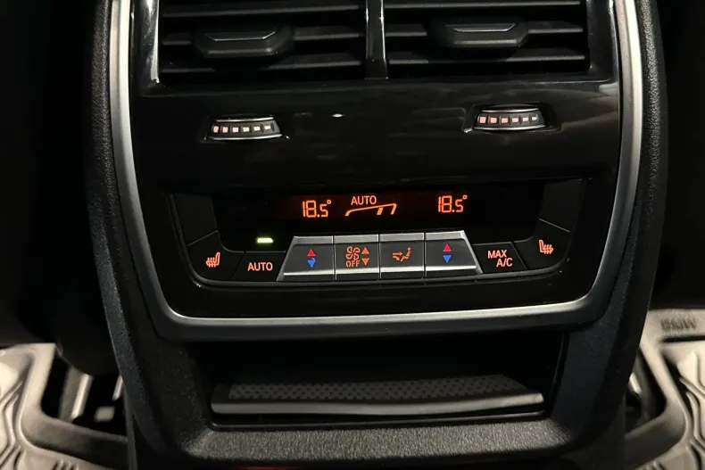 BMW X7 (Seria X) din 2021 cu 63.580 km - oferta BMW235716 - foto 24