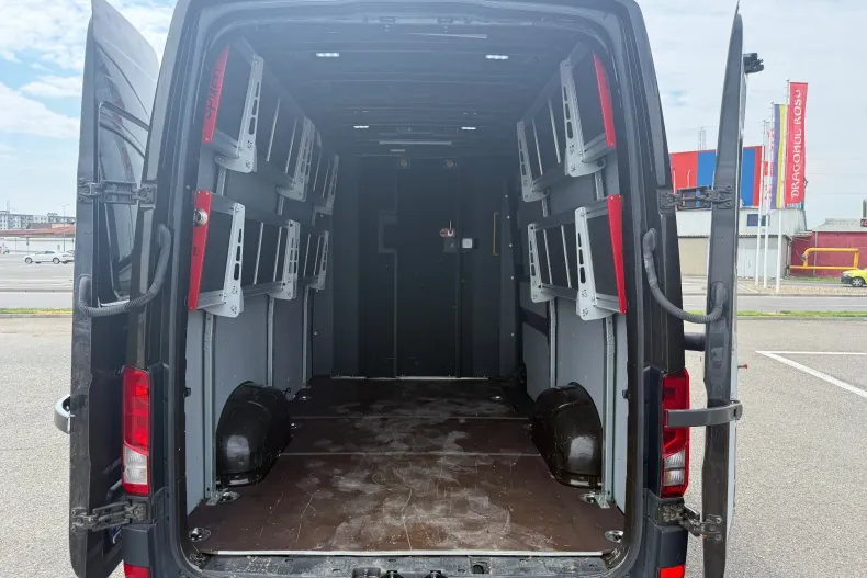 Volkswagen Crafter din 2022 cu 161.176 km - oferta VOL235718 - foto 17