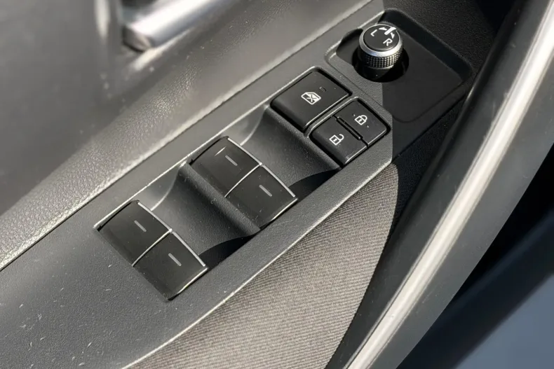 Toyota Corolla din 2021 cu 100.000 km - oferta TOY235719 - foto 32