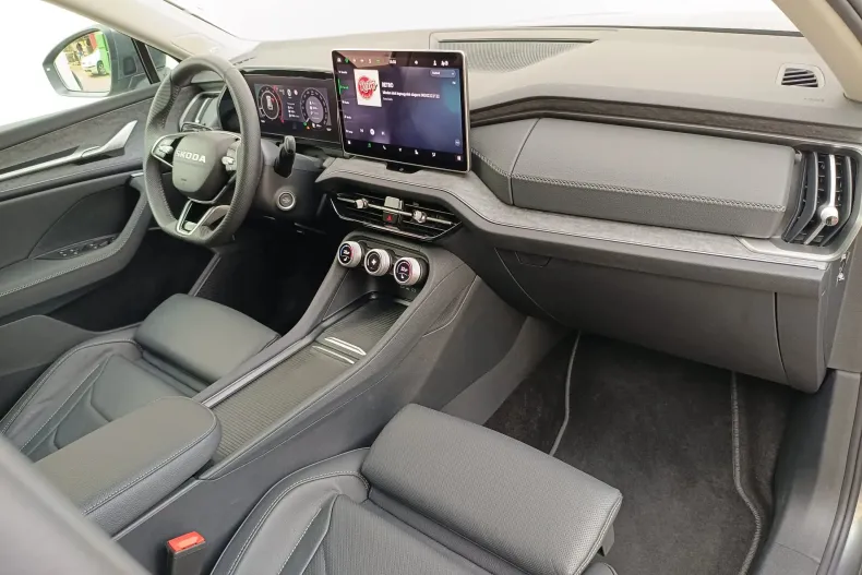 Skoda Kodiaq din 2025 cu 4.928 km - oferta SKO235735 - foto 35