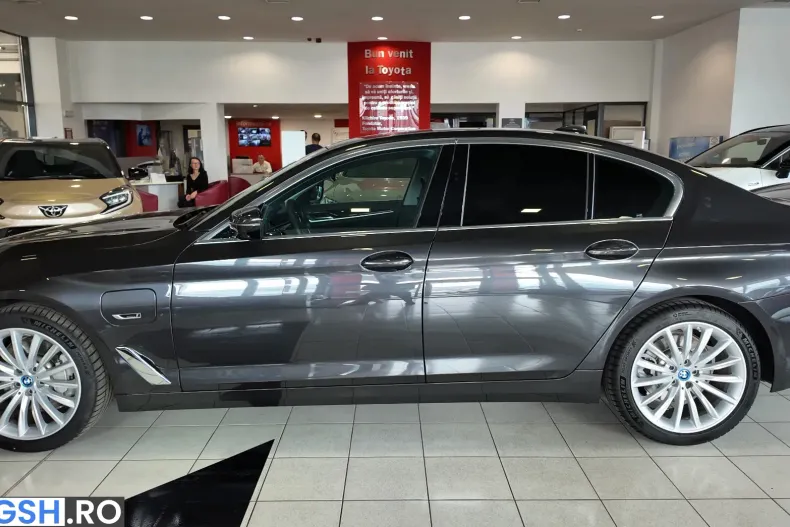 BMW 530e (Seria 5) din 2023 cu 15.600 km - oferta BMW235742 - foto 7